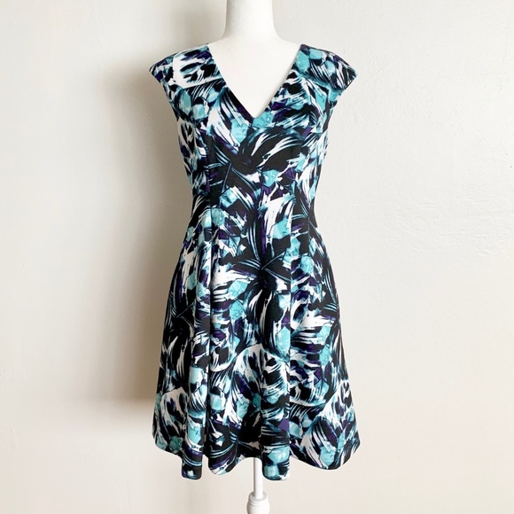 Vince Camuto Dresses & Skirts - Vince Camuto Black & Teal Abstract Leaf Dress